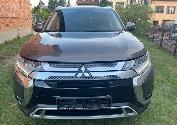 Mitsubishi Outlander cena 75900 przebieg: 68000, rok produkcji 2019 z Brzeziny małe 211